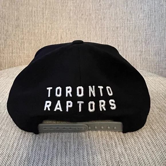 NWOT Adidas Toronto Raptors SnapBack - Picture 5 of 5